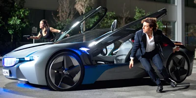 Tom Cruise and Paula Patton Running from Car