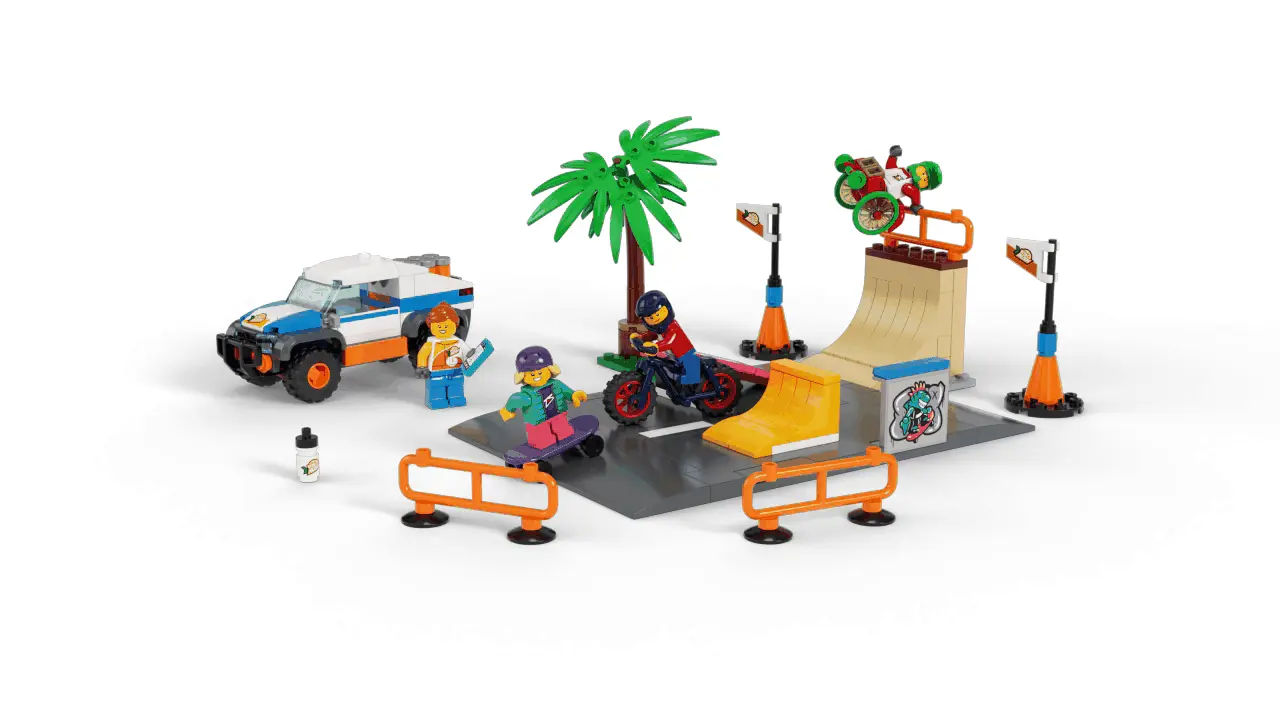 Rotating gif showing the play set