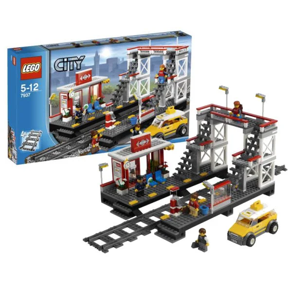LEGO City: Train Station (7937) Image 1