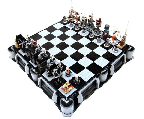 Star Wars 3D Chess Set Image 1