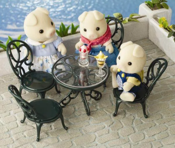 Sylvanian Families: Ornate Garden Table and Chairs Image 1