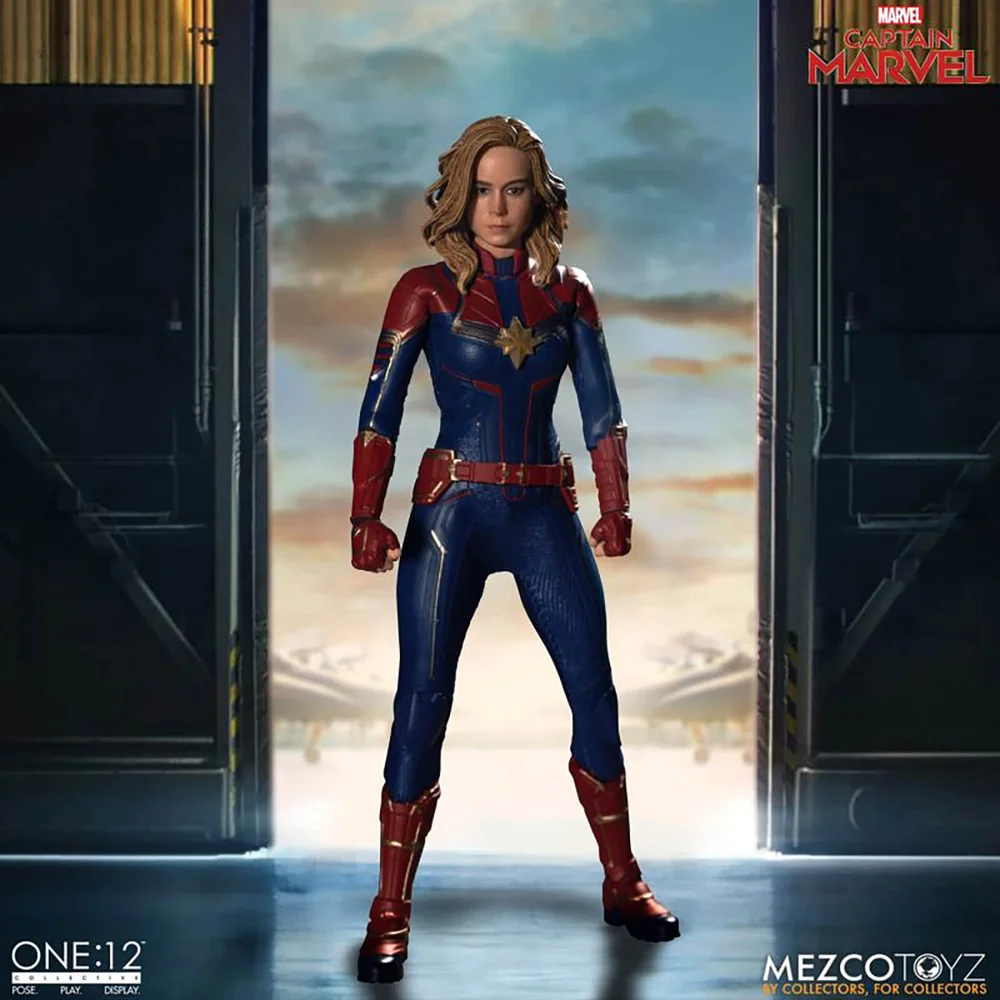 Mezco One:12 Collective Marvel Action Figure: Captain Marvel Image 1