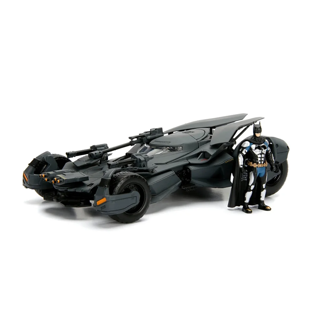 Jada Die Cast 1:24 Justice League Batmobile with Figure Image 1