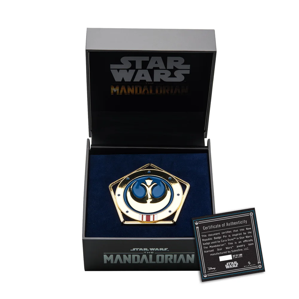 Star Wars Republic Medallion 1:1 Scale Pin Badge - Zavvi UK / EU Exclusive Image 1