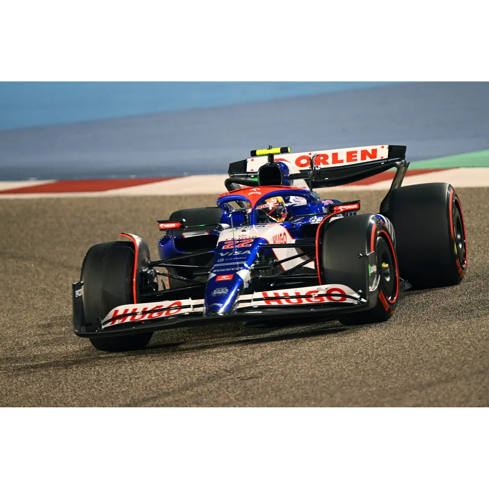 Minichamps 1:18 Visa Cash RB Formula One Team VCARB 01 Yuki Tsunoda 2024 Image 1