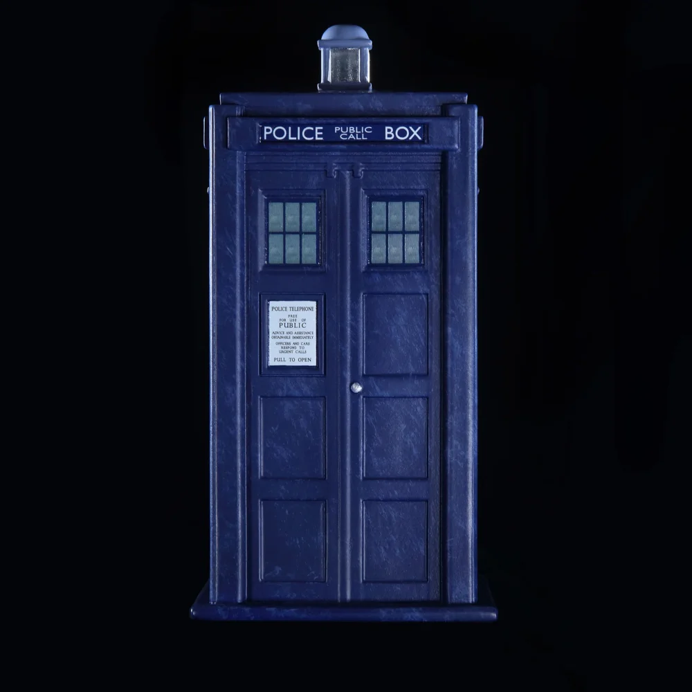 Doctor Who The Second Doctor's TARDIS Seasons 4-6 1:21 Scale Polyresin Model (12.9cm) Image 1